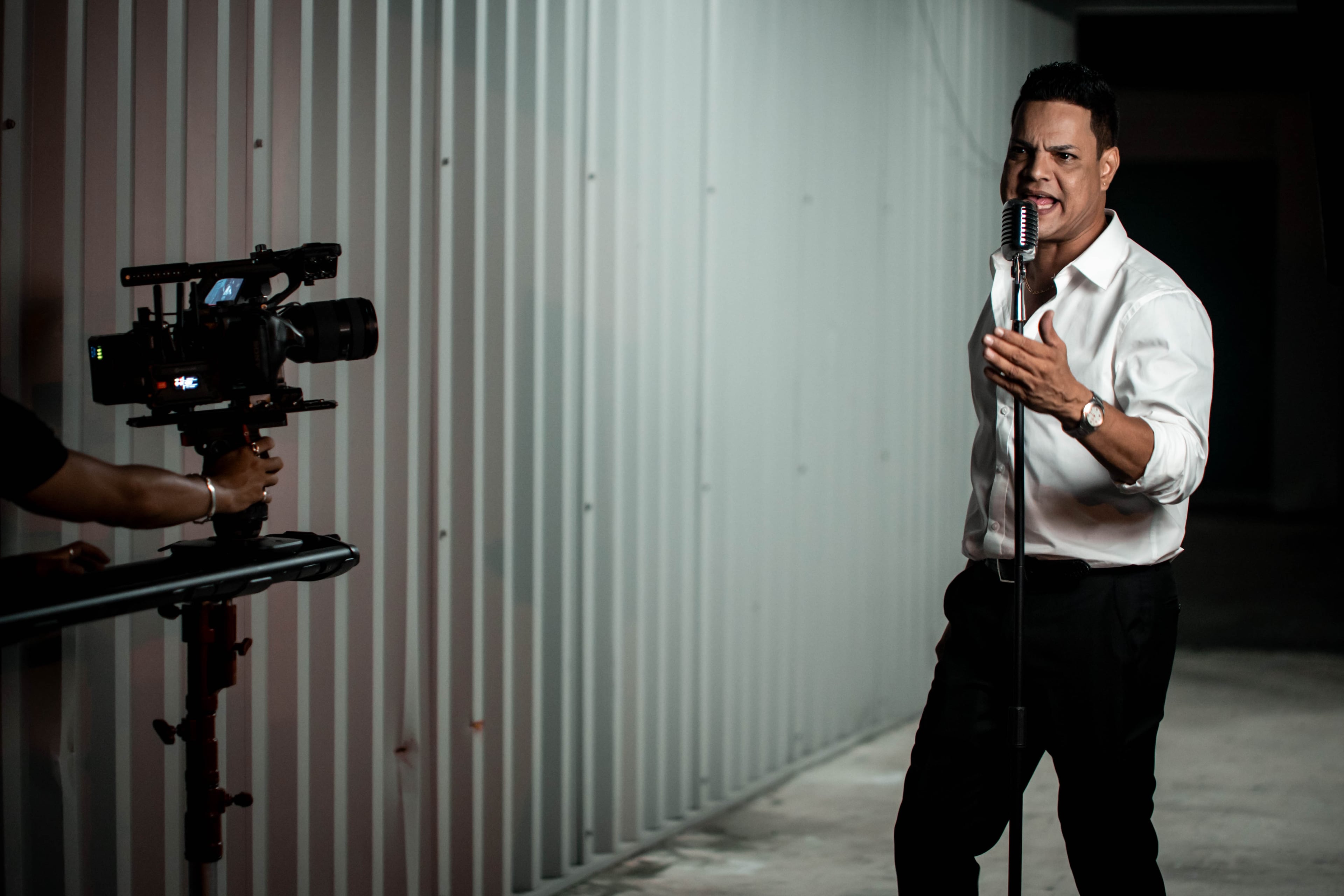 Ronny Soler, vocalista principal de Zafra Negra